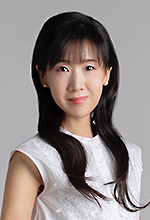 ナレーターの上田華子の顔写真